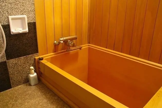Standard Oda, Birden Çok Yatak, Özel Banyo (6-8 Tatami Mats)