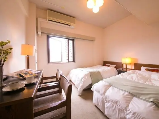 İki Ayrı Yataklı Oda, Sigara İçilmez