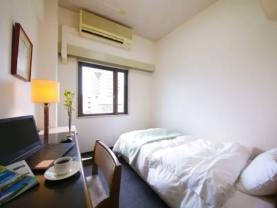 Tek Kişilik Oda, Sigara İçilebilir