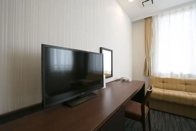 Tek Kişilik Oda, Sigara İçilmez (New Wing)