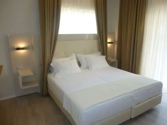 Tek Büyük veya İki Ayrı Yataklı Oda, Balkon