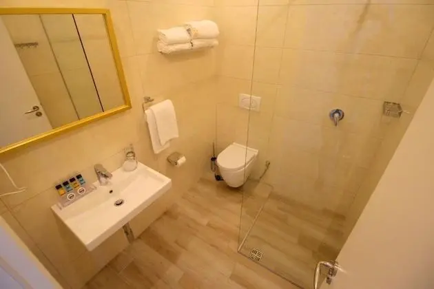 Tek Büyük veya İki Ayrı Yataklı Oda, Balkon