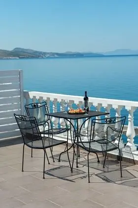 Üç Kişilik Oda, Balkon