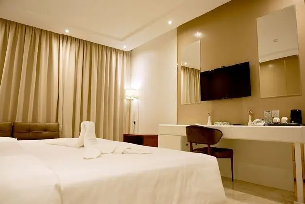 Deluxe Tek Büyük Yataklı Oda