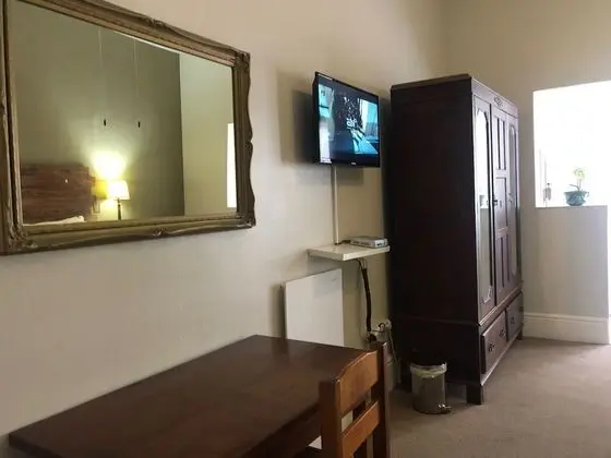 Standard Tek Büyük Yataklı Oda