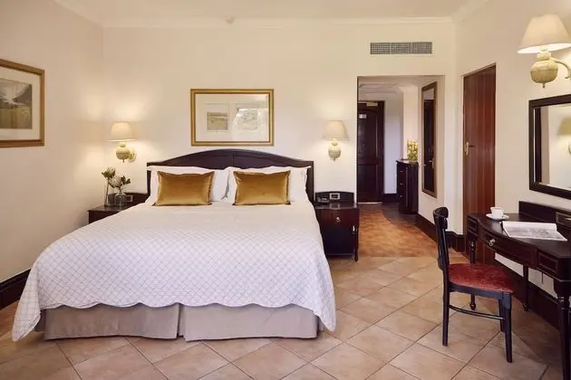 Tek Büyük veya İki Ayrı Yataklı Oda, Veranda, Bahçe Manzaralı