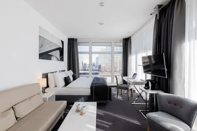 Executive Tek Büyük Yataklı Oda (with Sofa Bed)