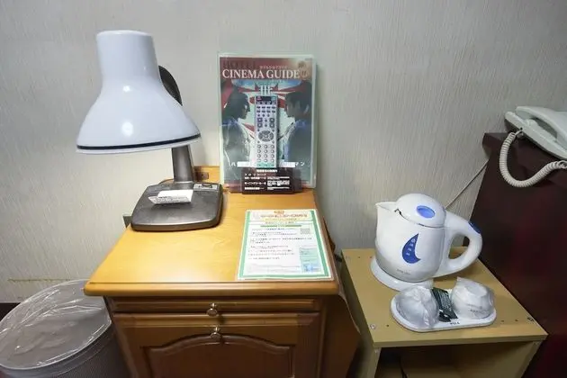 İki Ayrı Yataklı Oda, Sigara İçilebilir