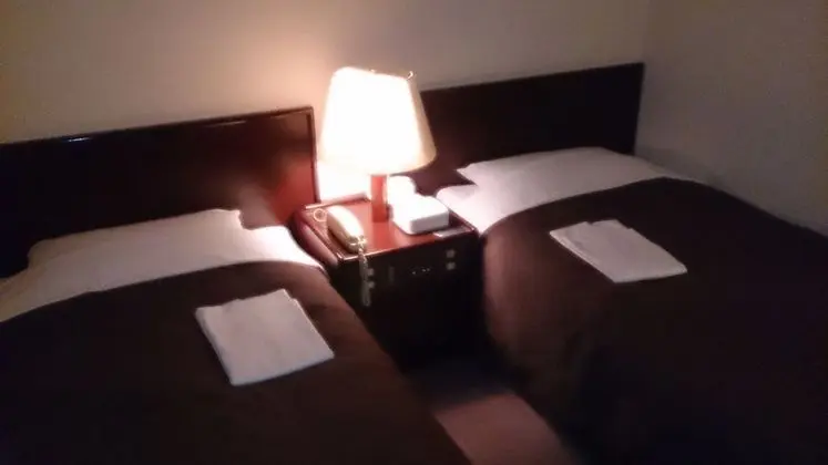 İki Ayrı Yataklı Oda, Sigara İçilebilir