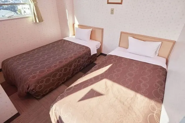 İki Ayrı Yataklı Oda, Sigara İçilmez