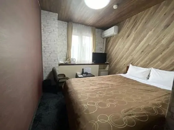 Tek Büyük Yataklı Oda, Sigara İçilebilir