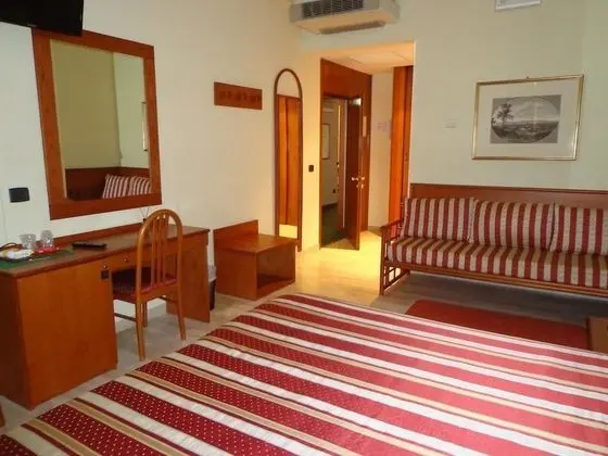 Standard Üç Kişilik Oda