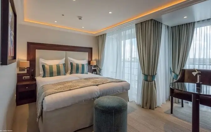 Business Tek Büyük veya İki Ayrı Yataklı Oda, Şehir Manzaralı