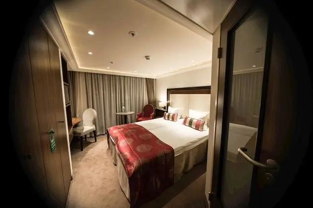 Comfort Tek Büyük Yataklı Oda, Balkon, Nehir Manzaralı