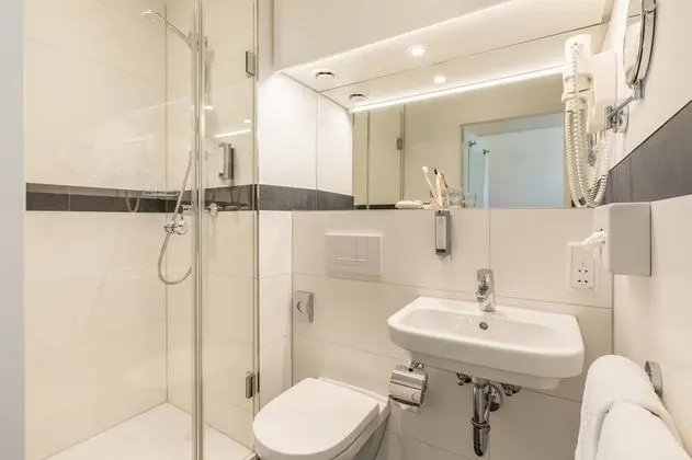 Comfort Tek Büyük Yataklı Oda