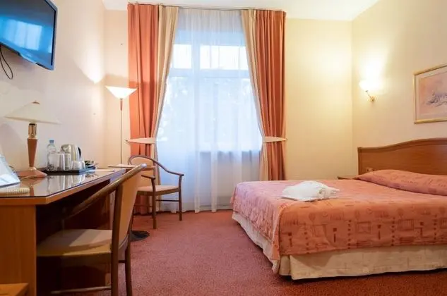 Comfort Tek Büyük Yataklı Oda