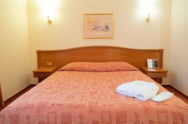 Comfort Tek Büyük Yataklı Oda