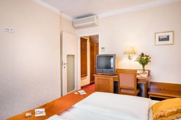 Comfort Büyük Yataklı Tek Kişilik Oda