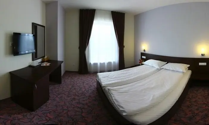 Comfort Tek Büyük veya İki Ayrı Yataklı Oda