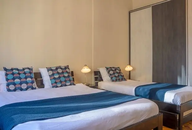 Deluxe Tek Büyük veya İki Ayrı Yataklı Oda, Birden Çok Yatak, Banyolu/Duşlu (Shared Apartment)