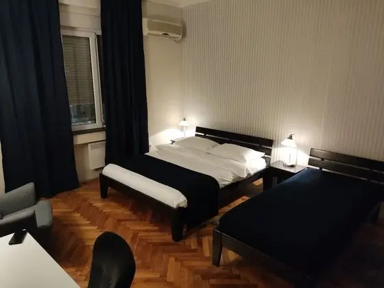 Deluxe Tek Büyük veya İki Ayrı Yataklı Oda, Birden Çok Yatak, Banyolu/Duşlu (Shared Apartment)