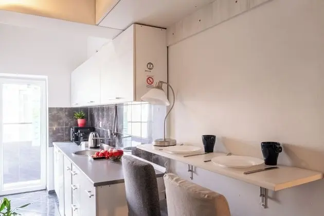 Deluxe Tek Büyük veya İki Ayrı Yataklı Oda, Birden Çok Yatak, Banyolu/Duşlu (Shared Apartment)