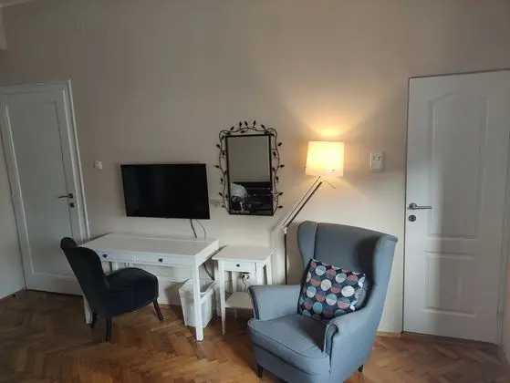 Deluxe Tek Büyük veya İki Ayrı Yataklı Oda, Birden Çok Yatak, Banyolu/Duşlu (Shared Apartment)