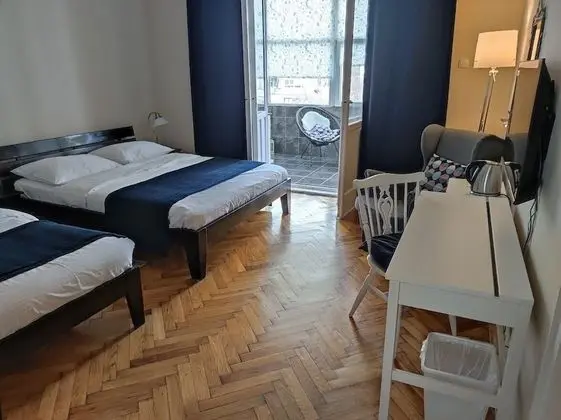 Superior Double or Twin Room, Detached Private Bathroom, (shared apartment)
