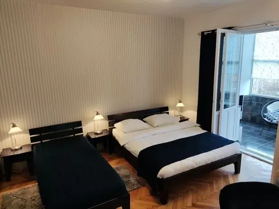 Superior Double or Twin Room, Detached Private Bathroom, (shared apartment)