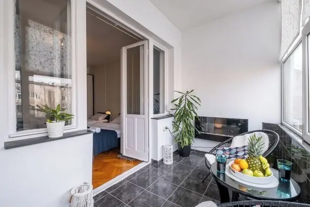 Superior Double or Twin Room, Detached Private Bathroom, (shared apartment)