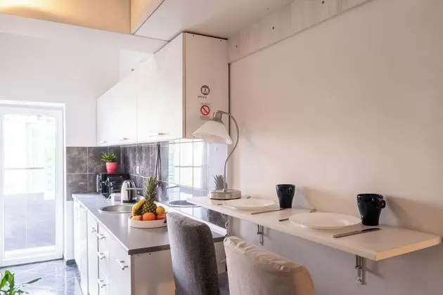 Superior Double or Twin Room, Detached Private Bathroom, (shared apartment)
