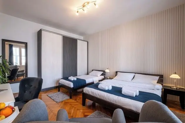 Superior Double or Twin Room, Detached Private Bathroom, (shared apartment)