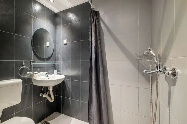 Superior Double or Twin Room, Detached Private Bathroom, (shared apartment)