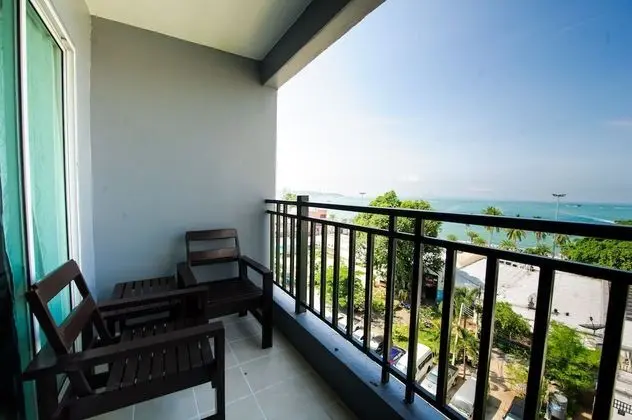 Süit, Deniz Manzaralı, Köşe
