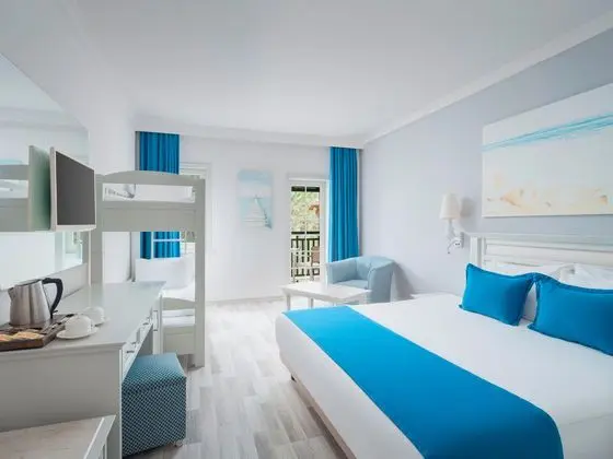 https://images.etstur.com/imgproxy/resize/2560x1440/files/images/hotelImages/etsrooms/516640/Selectum_Collection_Bodrum_20250718102757_1.jpg