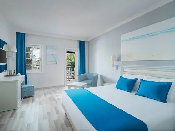 https://images.etstur.com/imgproxy/resize/2560x1440/files/images/hotelImages/etsrooms/516640/Selectum_Collection_Bodrum_20250718103029_0.jpg