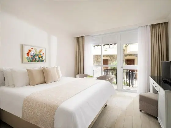 https://images.etstur.com/files/images/hotelImages/TR/98037/l/Asteria-Bodrum-Resort-Oda-340386.jpg