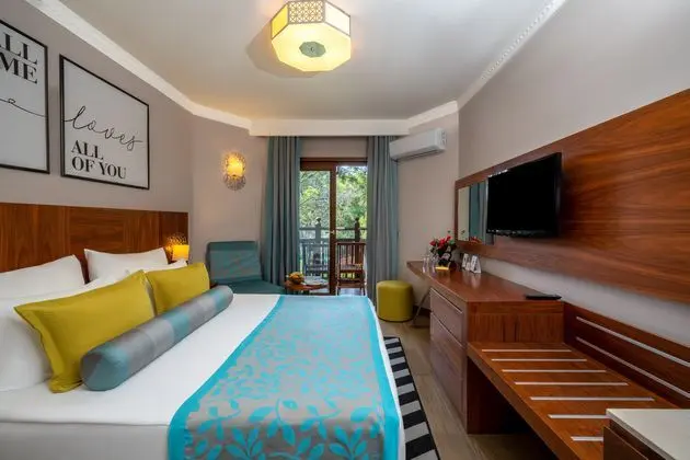 https://images.etstur.com/imgproxy/resize/2560x1440/files/images/hotelImages/etsrooms/1069/Selectum_Family_Resort_Belek_20250115124916_5.jpg