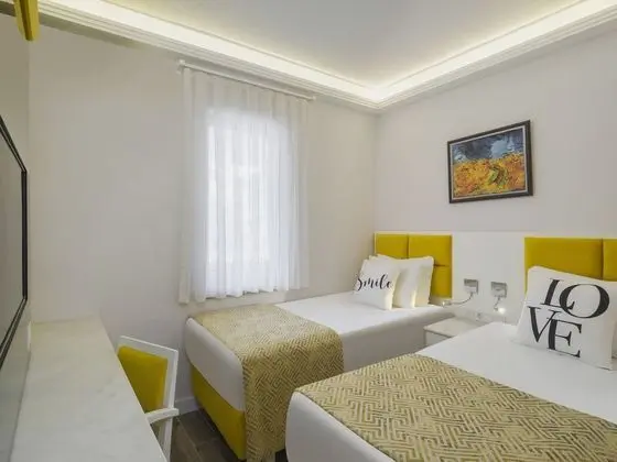 Family Oda, Bahçe Manzaralı