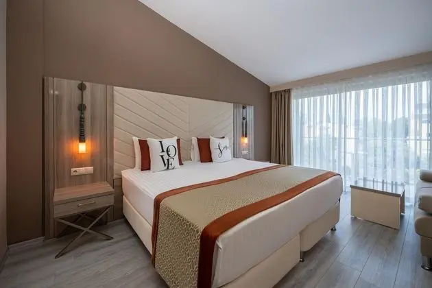 https://images.etstur.com/files/images/hotelImages/TR/215745/l/Selectum-Family-Side-Oda-356366.jpg