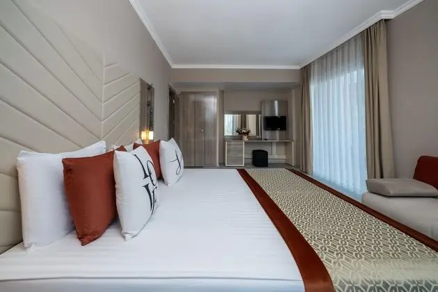 https://images.etstur.com/files/images/hotelImages/TR/215745/l/Selectum-Family-Side-Oda-356370.jpg
