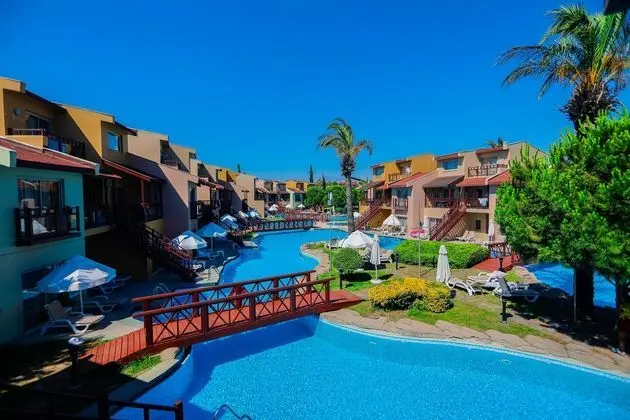 https://images.etstur.com/files/images/hotelImages/TR/215745/l/Selectum-Family-Side-Oda-356387.jpg