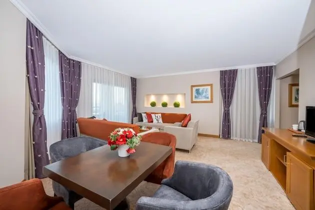 https://images.etstur.com/files/images/hotelImages/TR/215745/l/Selectum-Family-Side-Oda-382033.jpg