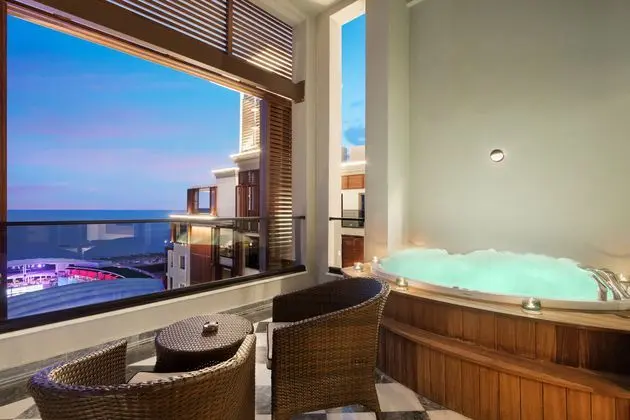 https://images.etstur.com/imgproxy/resize/2560x1440/files/images/hotelImages/etsrooms/123/Selectum_Luxury_Resort_20250218093555_3.jpg