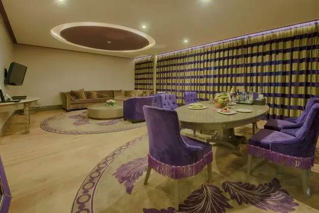 https://images.etstur.com/imgproxy/resize/2560x1440/files/images/hotelImages/etsrooms/123/Selectum_Luxury_Resort_20250218093555_5.jpg