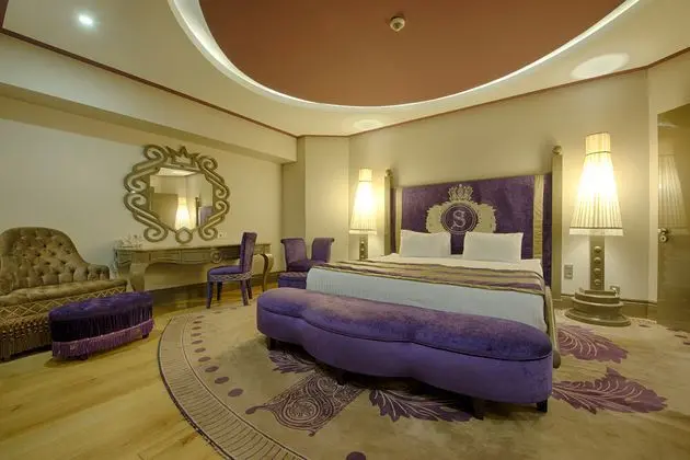 https://images.etstur.com/imgproxy/resize/2560x1440/files/images/hotelImages/etsrooms/123/Selectum_Luxury_Resort_20250218093555_6.jpg
