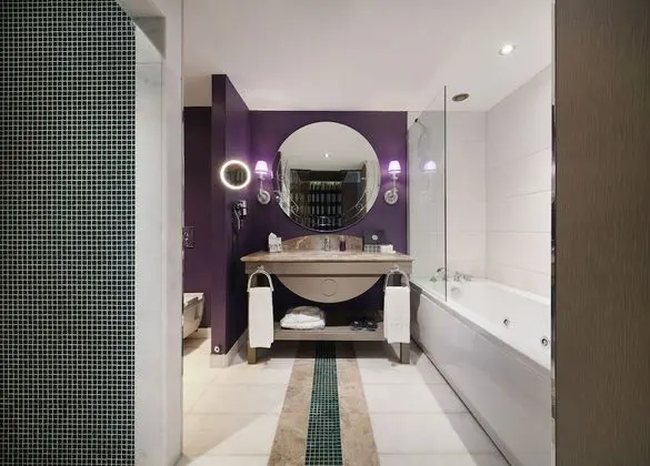 Luxury Oda