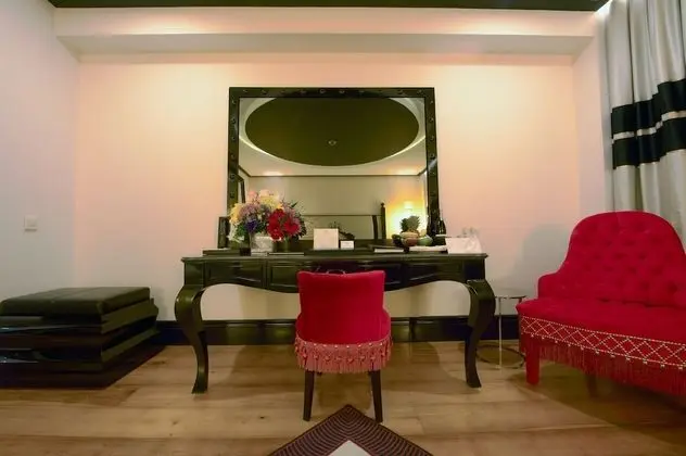 Luxury Tek Büyük veya İki Ayrı Yataklı Oda, Kısmi Deniz Manzaralı