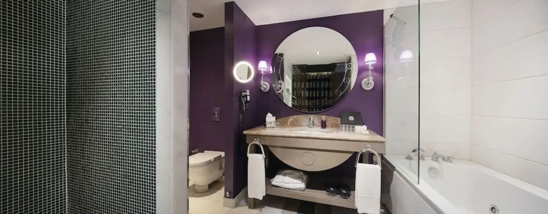 Luxury Tek Büyük veya İki Ayrı Yataklı Oda, Kısmi Deniz Manzaralı