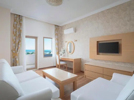 https://images.etstur.com/imgproxy/resize/2560x1440/files/images/hotelImages/etsrooms/516641/Selectum_Noa_Belek_20250516143410_0.jpg
